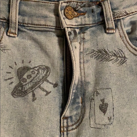 Girlfriend High Rise Jeans - Picture 4 of 6